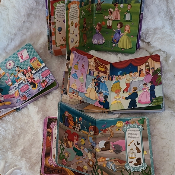 Disney Little First Look and Find 4 Board Book Set for Toddlers - Picture 10 of 14
